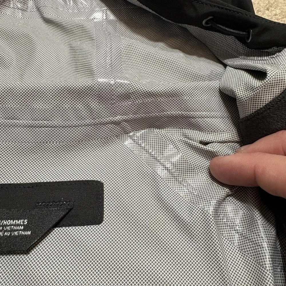 The North Face DryVent Jacket Mens Medium Black Hooded Rain Shell Amazon STX4
